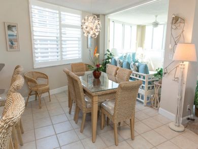 Enjoy  Views of the Gulf from this Two Bedroom Siesta Condo
